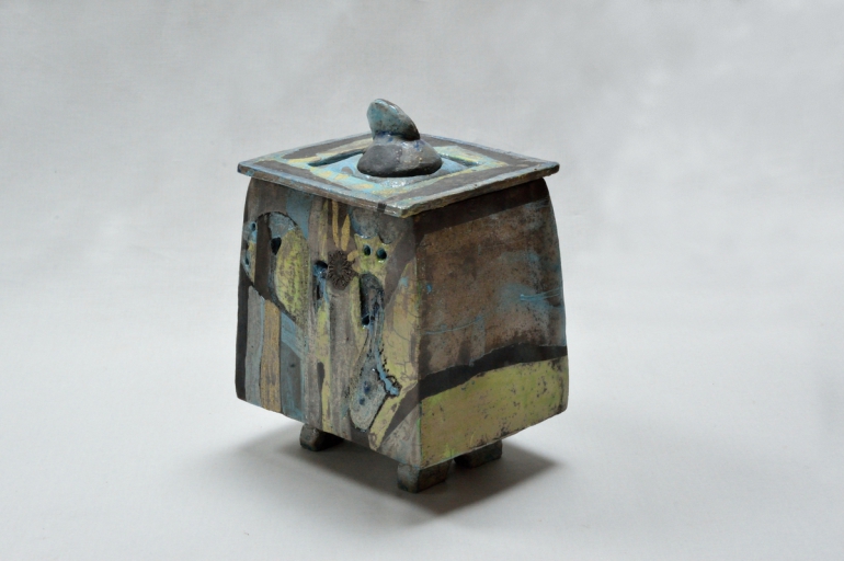 Cubo piccolo, cm 20x29x17, ceramica raku