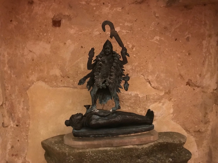 Kali cm. 26x32x9 bronzo, Museo Comunale dell’Albero d’oro di Lucignano (AR) 2018