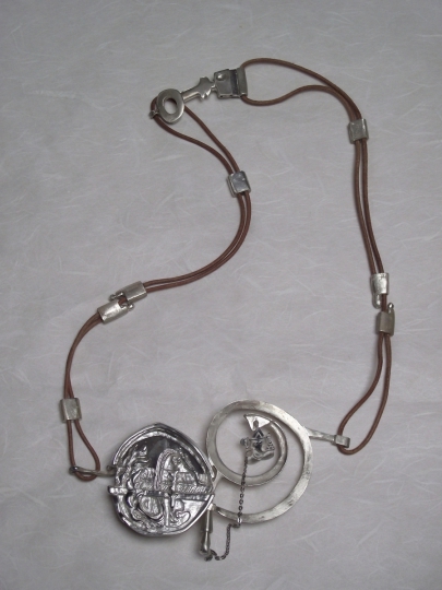 Serratura, argento, cristallo di rocca e fiori sacri, 2013